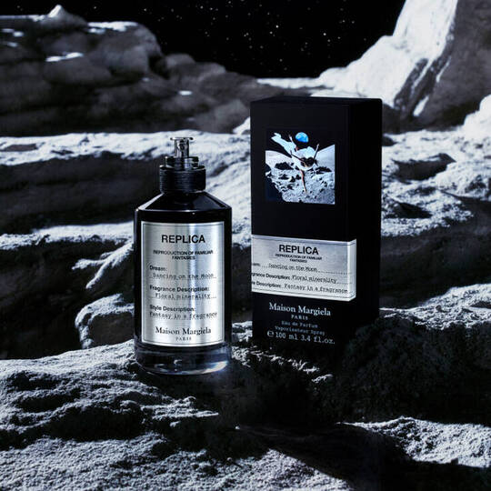 Replica Moon